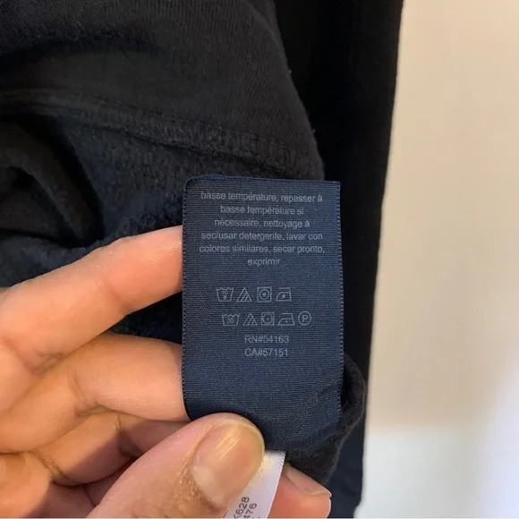 Tommy Hilfiger Women’s Long Sleeve Cropped Sweater Size Small - Picture 3 of 9